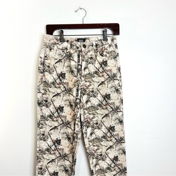 BDG Urban Outfitters slim straight high rise pine cone camouflage jeans 27 - Picture 6 of 12